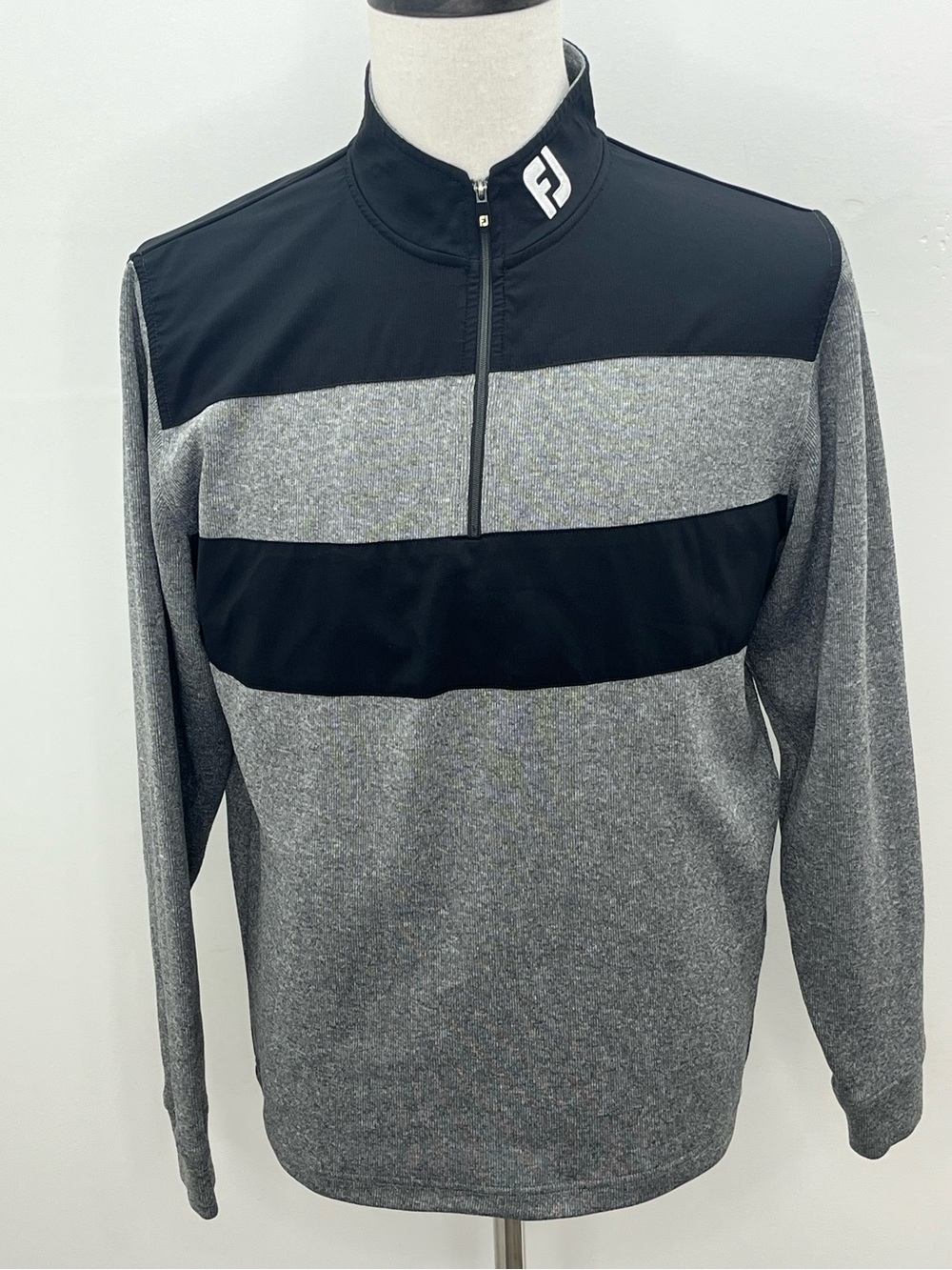 FootJoy FJ Men's Athletic Fit Gray Black 1/4 Zip Golf Pullover Jacket Medium